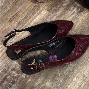 REPORT Cherry Red Flats